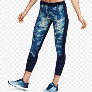 Under Armour heat gear compression leggings size small